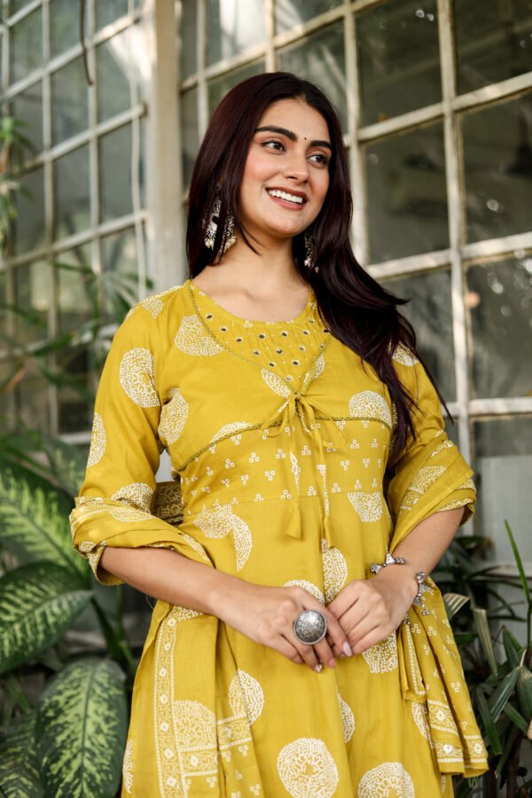 Premium Mehndi Green Mirror Work Anarkali Suit Set for Women – Coat Style Choli with Moti & Printed Ethnic Design